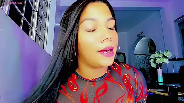 Snapshot of Oficial_angela chatting on 12.19.24 Oficial angela online show from 12.19.24
