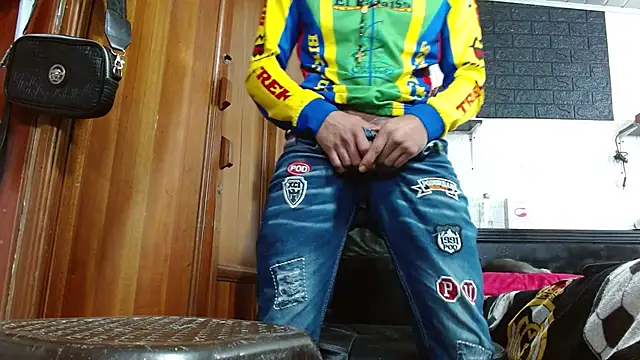 Snapshot of GeorgeZarrate chatting on 10.14.25 GeorgeZarrate online show from 10.14.25