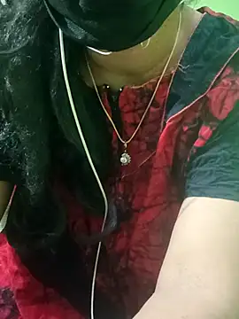 Snapshot of Aishu-tamil09 chatting on 02.15.25 Aishu-tamil09 online show from 02.15.25