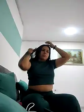 Snapshot of caro_sweett chatting on 01.06.25 caro sweett online show from 01.06.25