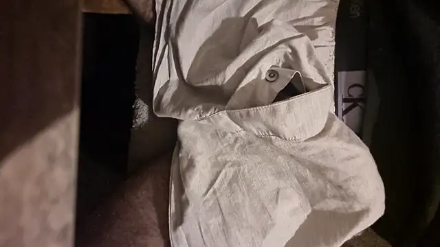 Snapshot of KoyuHanara chatting on 10.08.25 KoyuHanara online show from 10.08.25