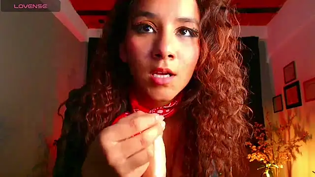 Snapshot of PoisonIvy15_ chatting on 02.01.25 PoisonIvy15 online show from 02.01.25