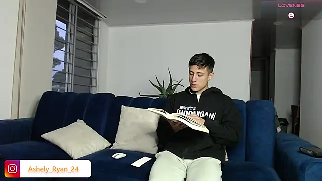 Snapshot of ashely_ryan24 chatting on 03.05.25 ashely ryan24 online show from 03.05.25