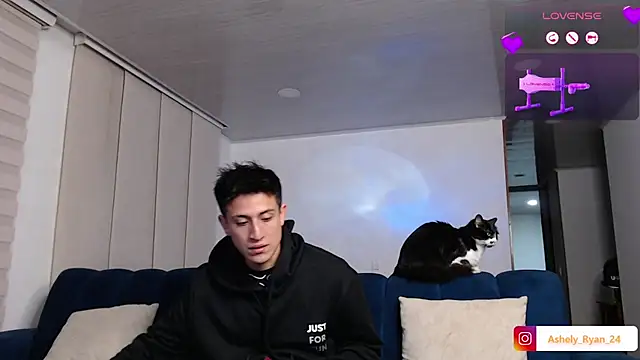 Snapshot of ashely_ryan24 chatting on 09.09.25 ashely ryan24 online show from 09.09.25