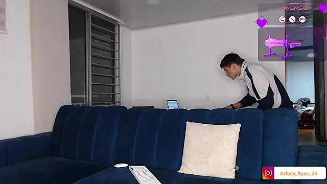 Snapshot of ashely_ryan24 chatting on 09.18.25 ashely ryan24 online show from 09.18.25