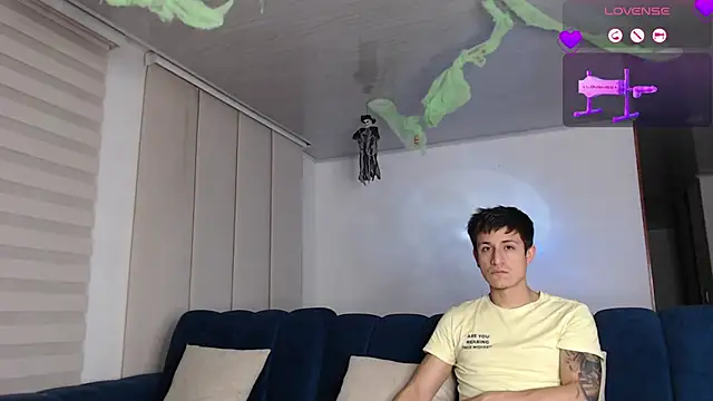 Snapshot of ashely_ryan24 chatting on 10.04.25 ashely ryan24 online show from 10.04.25