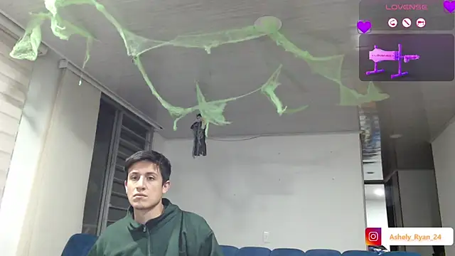 Snapshot of ashely_ryan24 chatting on 10.09.25 ashely ryan24 online show from 10.09.25