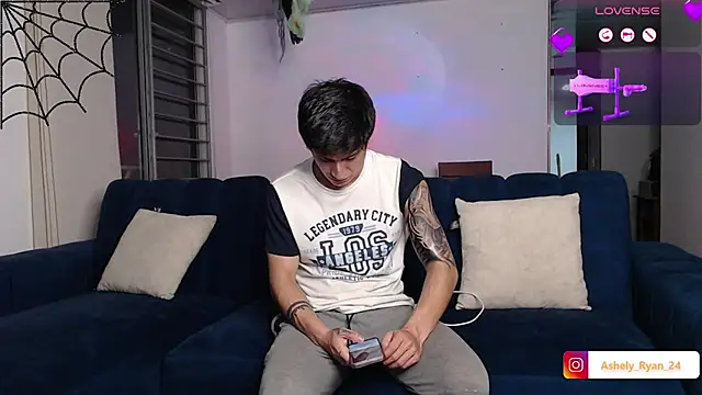 Snapshot of ashely_ryan24 chatting on 10.18.25 ashely ryan24 online show from 10.18.25