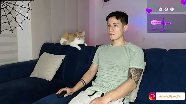 Snapshot of ashely_ryan24 chatting on 10.28.25 ashely ryan24 online show from 10.28.25