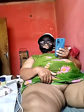 Snapshot of naughtygrannyXXX chatting on 09.22.25 naughtygrannyXXX online show from 09.22.25