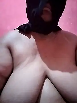 Snapshot of naughtygrannyXXX chatting on 10.17.25 naughtygrannyXXX online show from 10.17.25