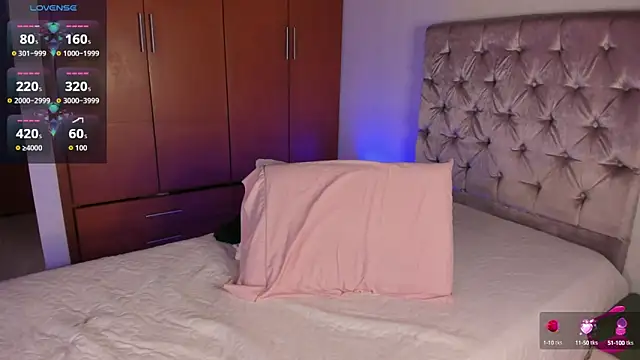 Snapshot of AlannaLove__ chatting on 09.09.25 AlannaLove   online show from 09.09.25