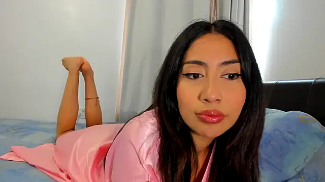 Snapshot of LorenaAnderson chatting on 09.28.25 LorenaAnderson online show from 09.28.25