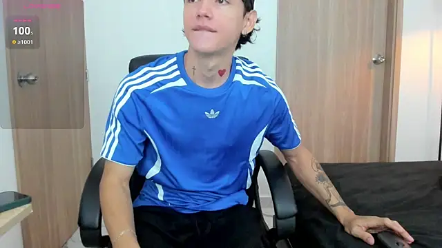 Snapshot of badboy_one_ chatting on 03.22.25 badboy one  online show from 03.22.25