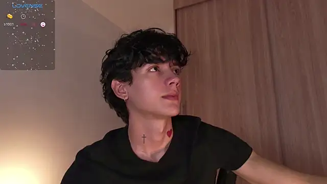 Snapshot of badboy_one_ chatting on 10.01.25 badboy one  online show from 10.01.25