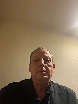 Snapshot of chubbybear2cum chatting on 09.20.25 chubbybear2cum online show from 09.20.25