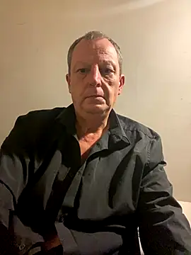 Snapshot of chubbybear2cum chatting on 09.25.25 chubbybear2cum online show from 09.25.25