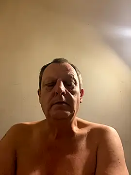 Snapshot of chubbybear2cum chatting on 10.12.25 chubbybear2cum online show from 10.12.25