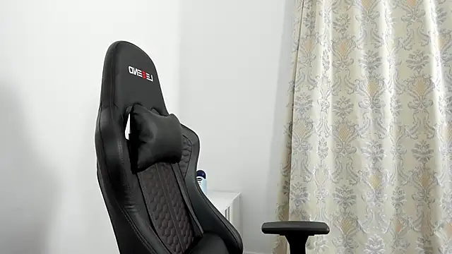 Snapshot of Sweet-bb chatting on 02.22.25 Sweet-bb online show from 02.22.25