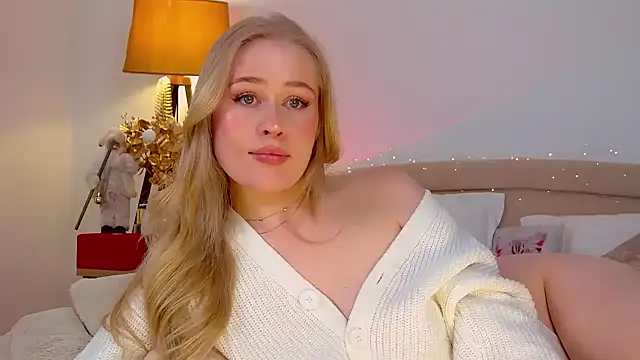Snapshot of JuliaJaee chatting on 01.01.25 JuliaJaee online show from 01.01.25