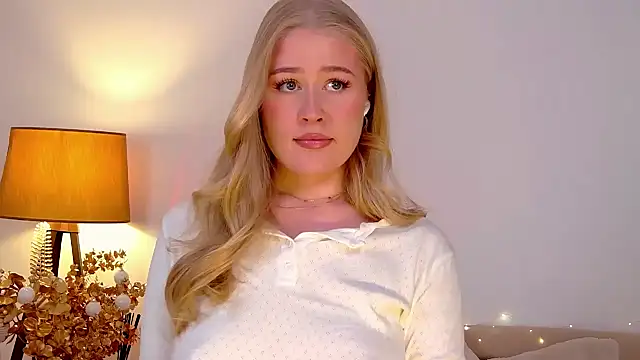Snapshot of JuliaJaee chatting on 01.14.25 JuliaJaee online show from 01.14.25