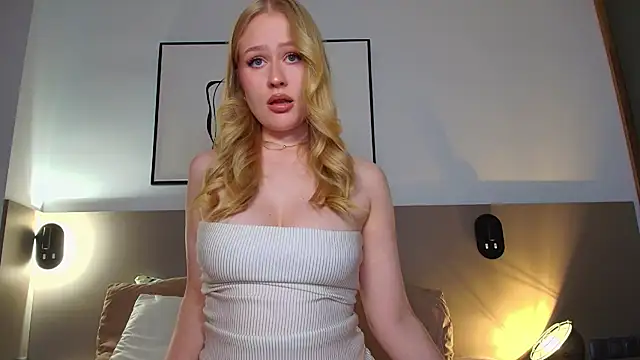 Snapshot of JuliaJaee chatting on 09.26.25 JuliaJaee online show from 09.26.25