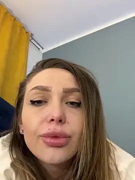 Snapshot of AnnaMaee chatting on 01.16.25 AnnaMaee online show from 01.16.25