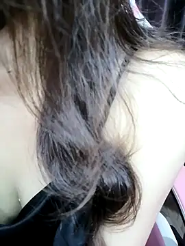 Snapshot of _Linez_ chatting on 12.04.24  Linez  online show from 12.04.24