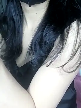 Snapshot of _Linez_ chatting on 03.14.25  Linez  online show from 03.14.25