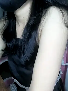 Snapshot of _Linez_ chatting on 03.15.25  Linez  online show from 03.15.25