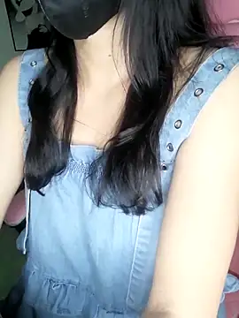 Snapshot of _Linez_ chatting on 03.17.25  Linez  online show from 03.17.25