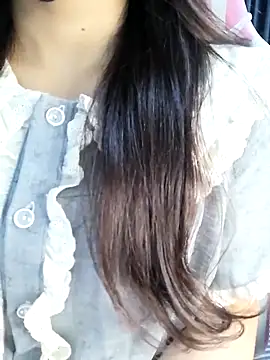 Snapshot of _Linez_ chatting on 10.27.25  Linez  online show from 10.27.25