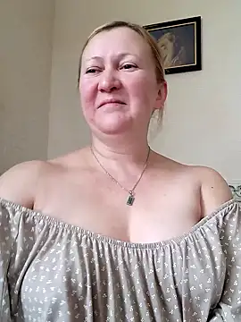 Snapshot of blondyaguar chatting on 12.03.24 blondyaguar online show from 12.03.24