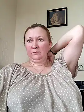 Snapshot of blondyaguar chatting on 12.17.24 blondyaguar online show from 12.17.24