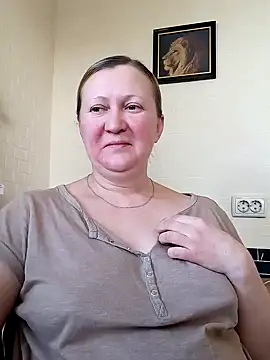 Snapshot of blondyaguar chatting on 02.24.25 blondyaguar online show from 02.24.25