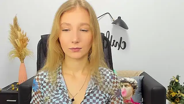 Snapshot of LolaWilsons chatting on 01.07.25 LolaWilsons online show from 01.07.25