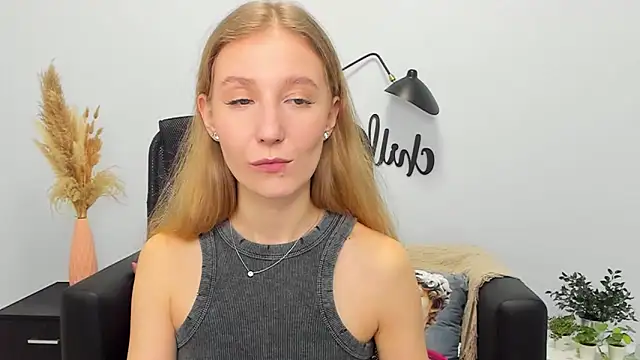 Snapshot of LolaWilsons chatting on 03.10.25 LolaWilsons online show from 03.10.25