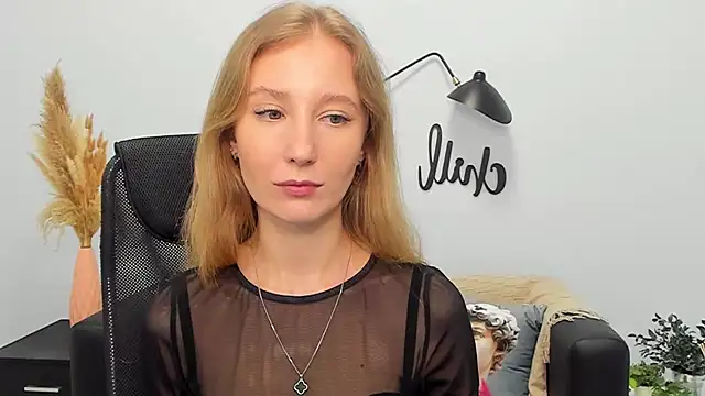 Snapshot of LolaWilsons chatting on 03.22.25 LolaWilsons online show from 03.22.25