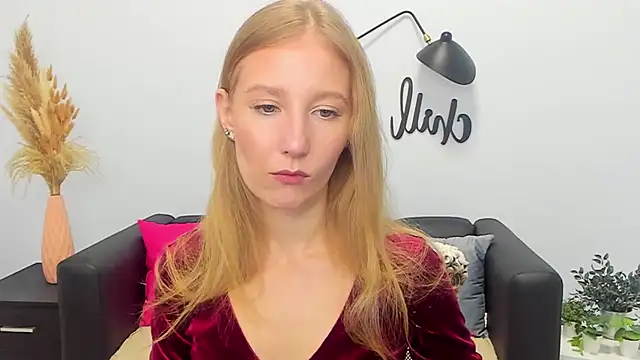 Snapshot of LolaWilsons chatting on 09.29.25 LolaWilsons online show from 09.29.25