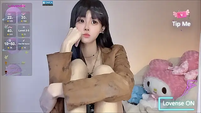 Snapshot of O0_0Q chatting on 12.02.24 O0 0Q online show from 12.02.24