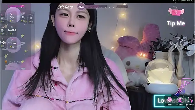 Snapshot of O0_0Q chatting on 12.16.24 O0 0Q online show from 12.16.24