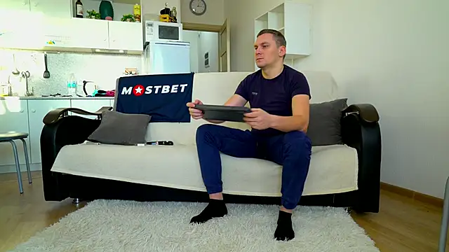 Snapshot of littlesweettifany chatting on 12.18.24 littlesweettifany online show from 12.18.24