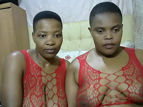 Snapshot of Xxxsluts chatting on 02.12.25 Xxxsluts online show from 02.12.25