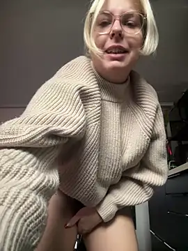 Snapshot of Livewithlucy chatting on 12.15.24 Livewithlucy online show from 12.15.24