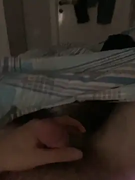 Snapshot of Erenn34 chatting on 10.12.25 Erenn34 online show from 10.12.25