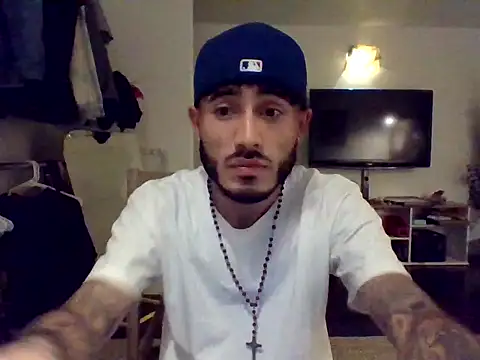 Snapshot of tengocanicas chatting on 12.21.24 tengocanicas online show from 12.21.24