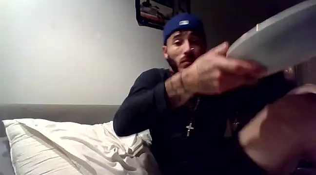 Snapshot of tengocanicas chatting on 12.23.24 tengocanicas online show from 12.23.24