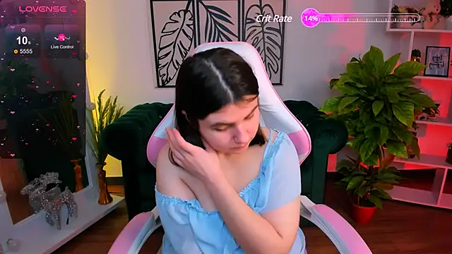 Snapshot of Viola__Shy chatting on 01.21.25 Viola Shy online show from 01.21.25