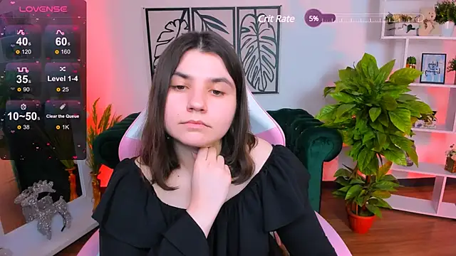 Snapshot of Viola__Shy chatting on 01.25.25 Viola Shy online show from 01.25.25