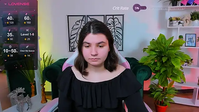 Snapshot of Viola__Shy chatting on 01.28.25 Viola Shy online show from 01.28.25